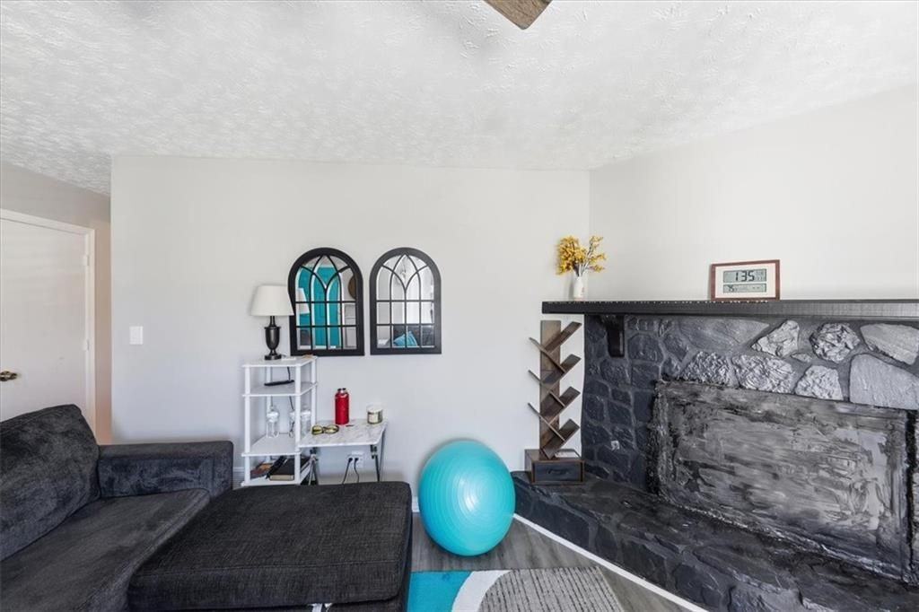 3682 Stephanie Ct - Photo 6 of 23