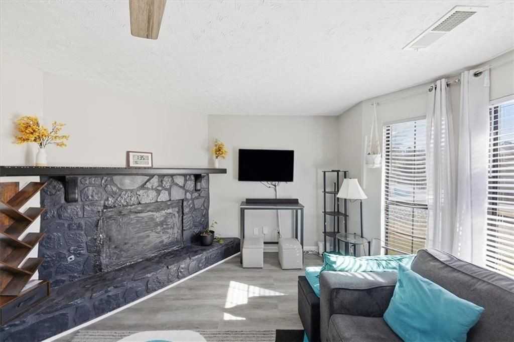 3682 Stephanie Ct - Photo 7 of 23