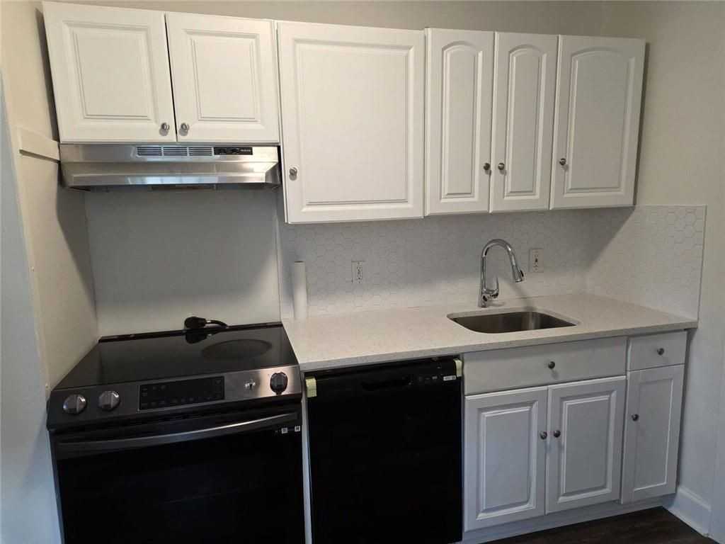 210 Ormond St Se - Photo 3 of 15