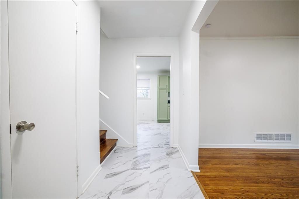 2692 Whites Mill Ct - Photo 4 of 33