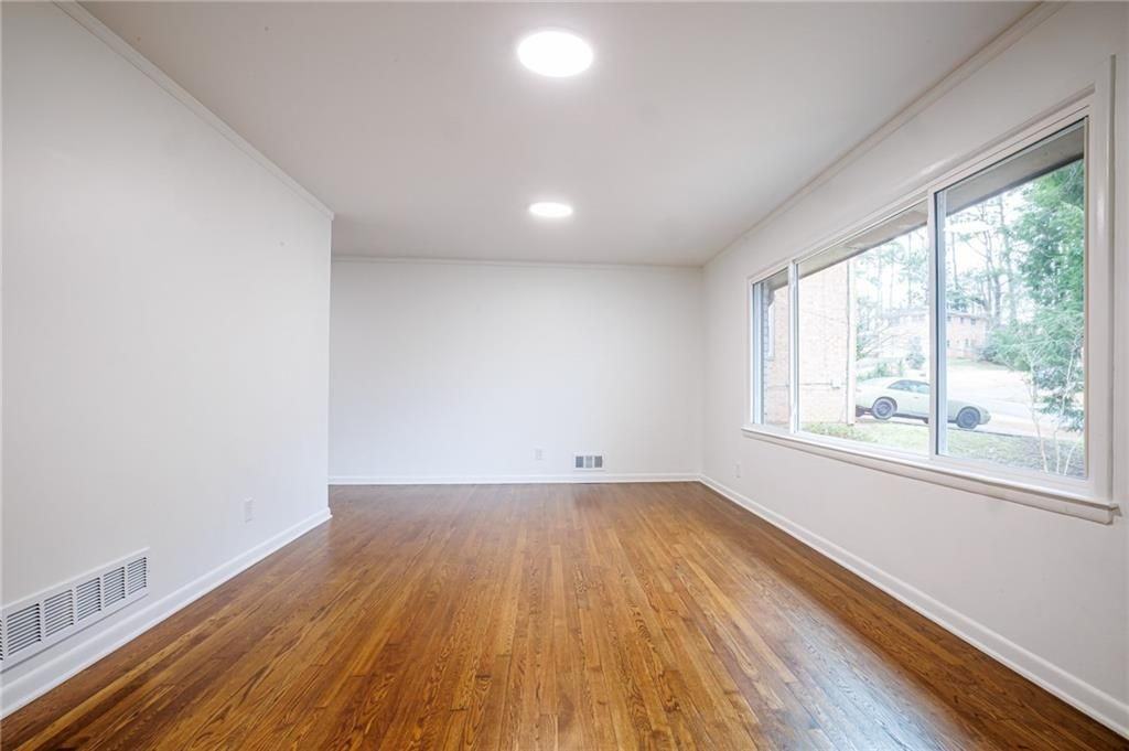 2692 Whites Mill Ct - Photo 5 of 33