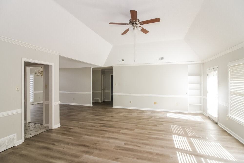 8731 Oak Trail Ln - Photo 3 of 16