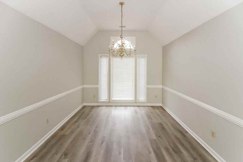 8731 Oak Trail Ln - Photo 6 of 16