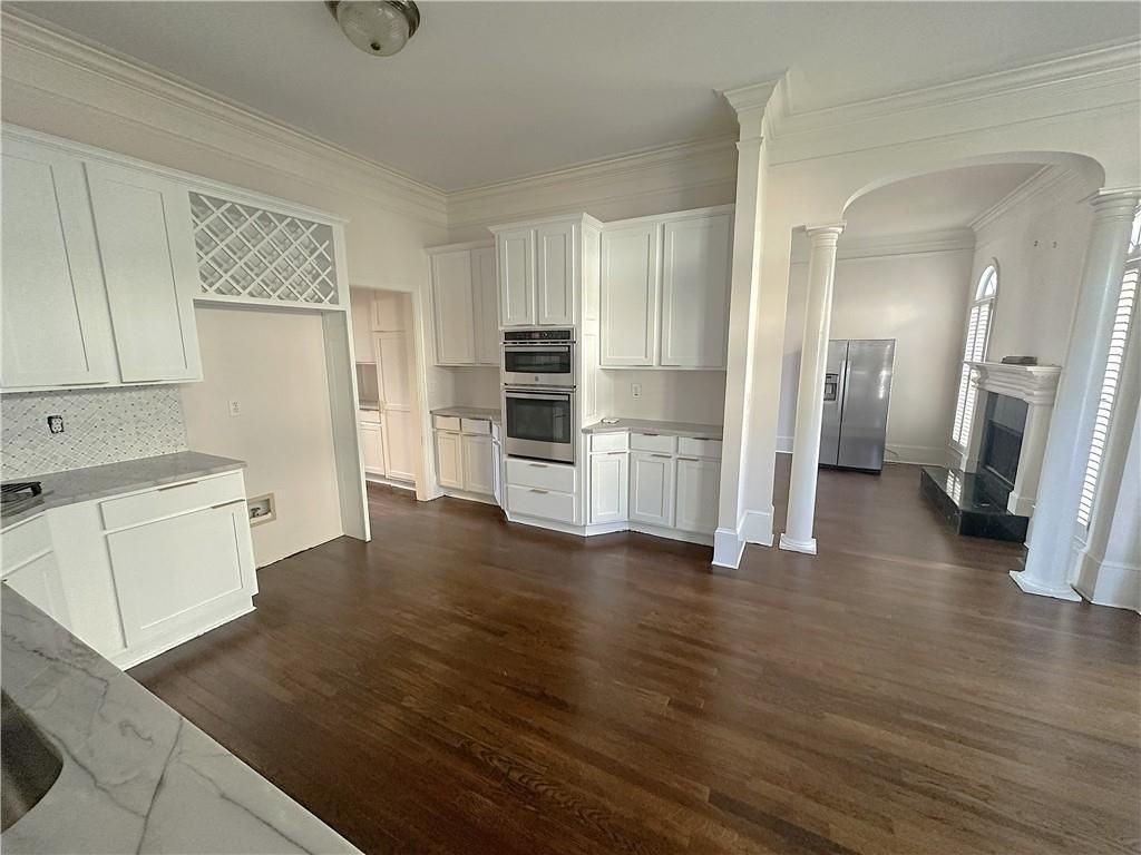 3815 Sidestreet - Photo 5 of 25