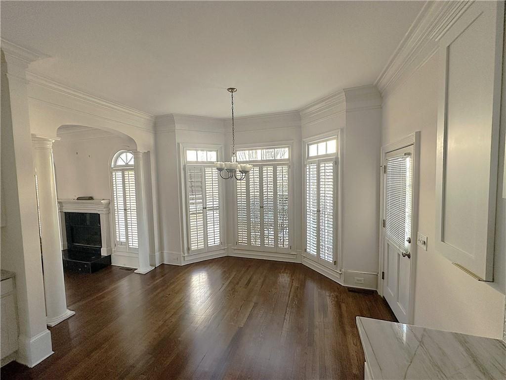 3815 Sidestreet - Photo 7 of 25