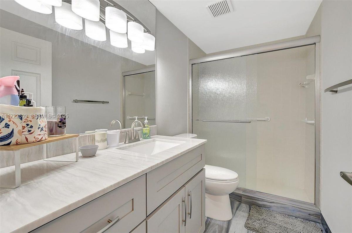 7613 Cinebar Dr - Photo 5 of 11