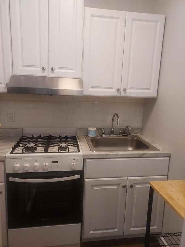 61 Hampton Rd - Photo 2 of 16