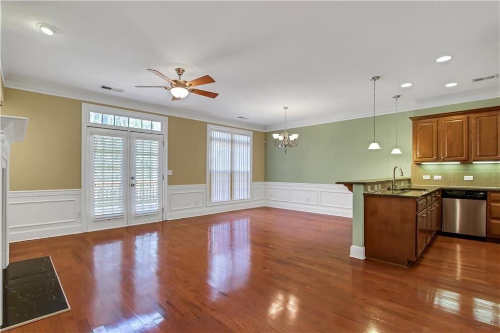 3345QQ Regent Pl Sw - Photo 6 of 23