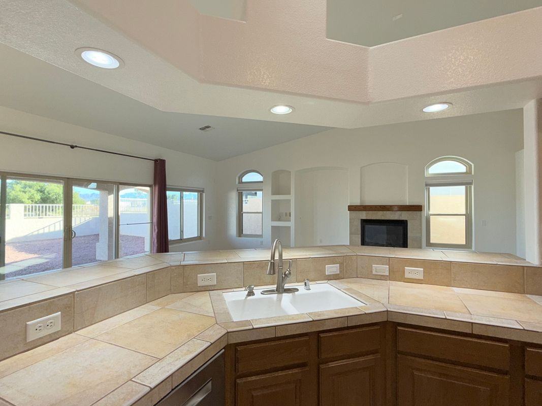 1747 E Winter Haven Dr - Photo 4 of 15