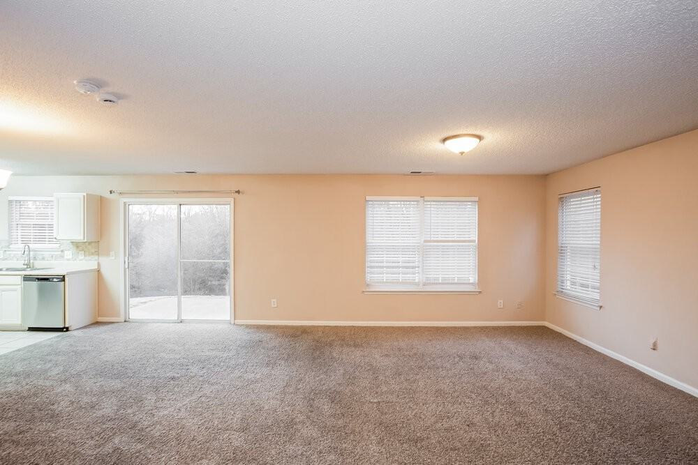 10520 Pickerel Ln - Photo 6 of 17