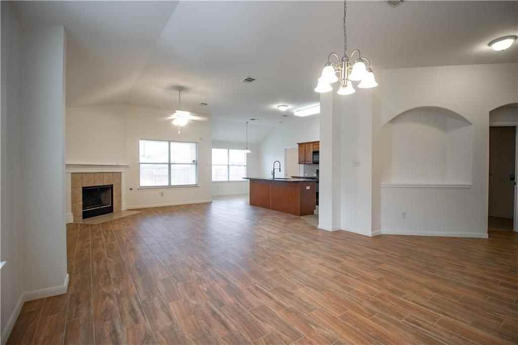 107 Thompson Trl - Photo 2 of 14