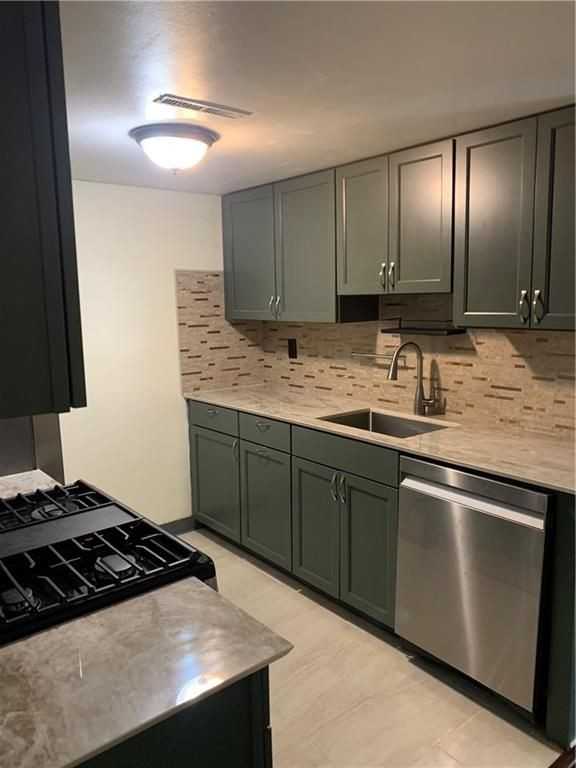 1139 Hartford Ave ##5a - Photo 2 of 12