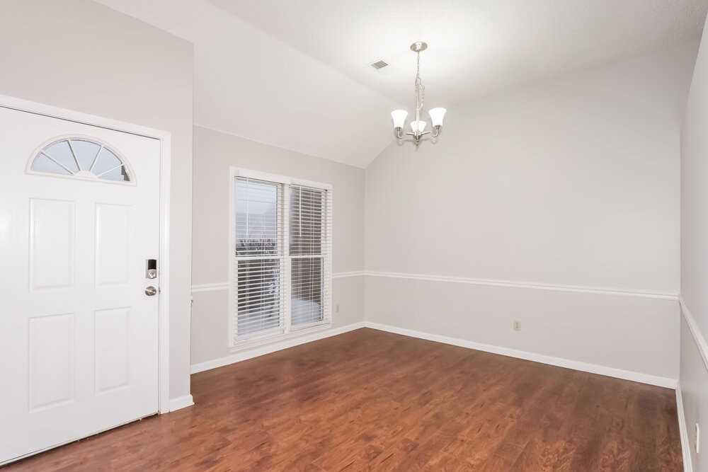 1960 E Chimneyrock Blvd - Photo 5 of 17