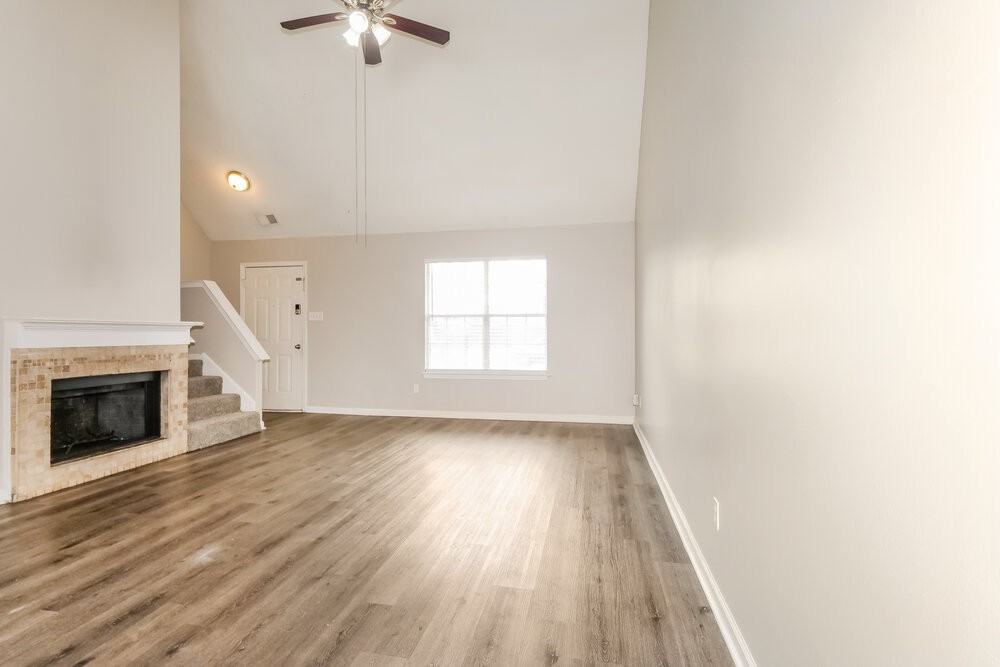 8432 Creek Front Dr - Photo 5 of 17