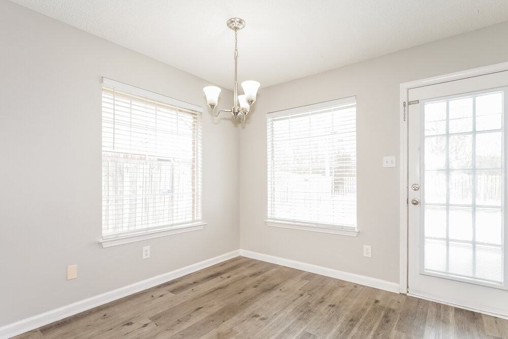 8432 Creek Front Dr - Photo 7 of 17