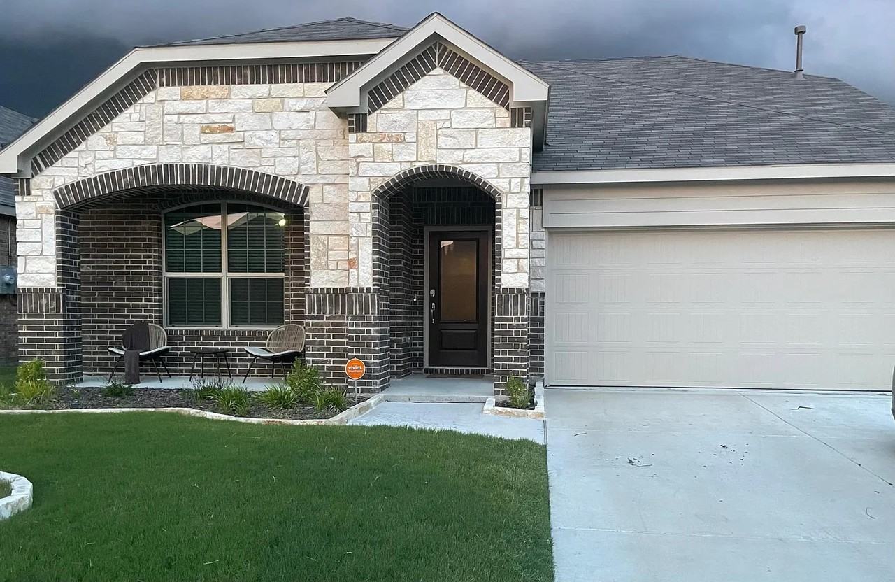 2130 Clarion Dr #NA - Photo 3 of 12