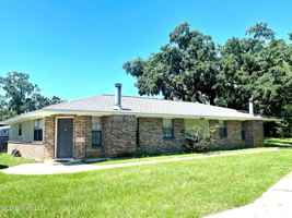 featured image of 102 North St