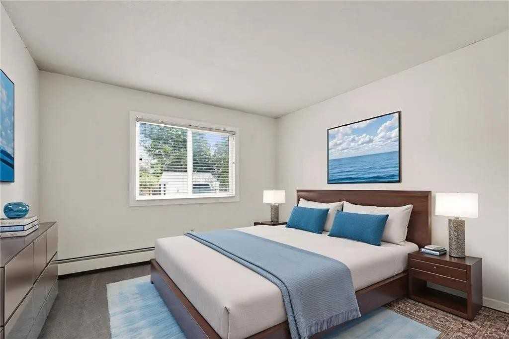 Minnehaha Manor - Photo 7 of 23