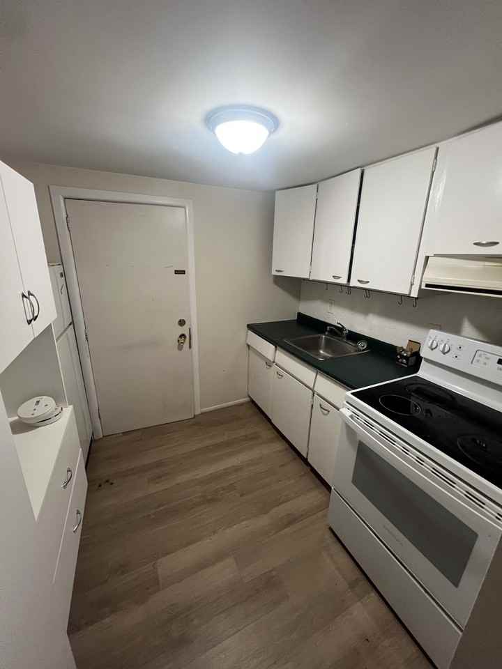 1309 Avenue S - 3 - Photo 3 of 4