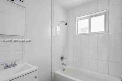 1630 Northwest 18th Street #1 - Photo 3 of 6