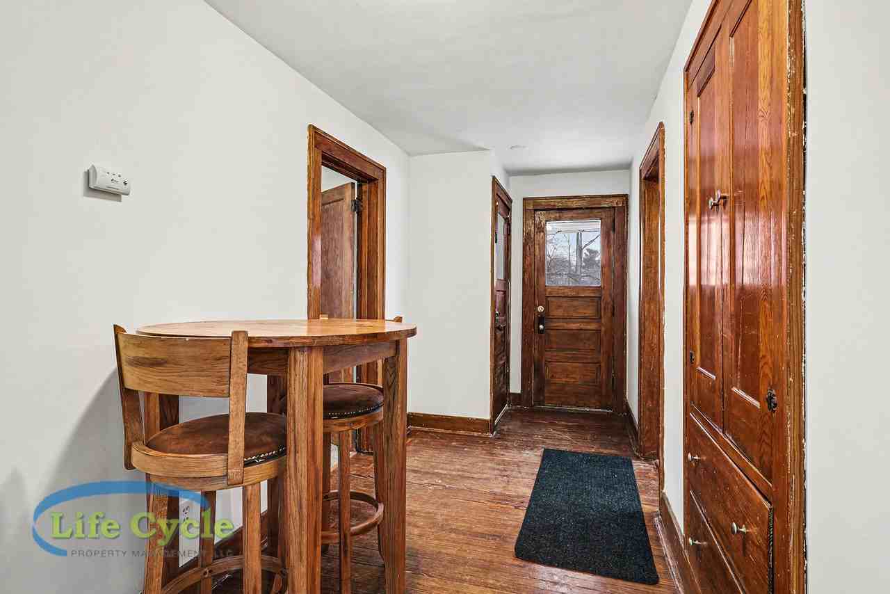 507 Eastern Ave Ne #2 - Photo 2 of 20