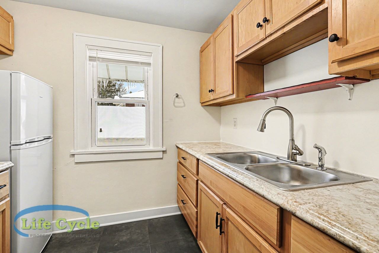 507 Eastern Ave Ne #2 - Photo 5 of 20