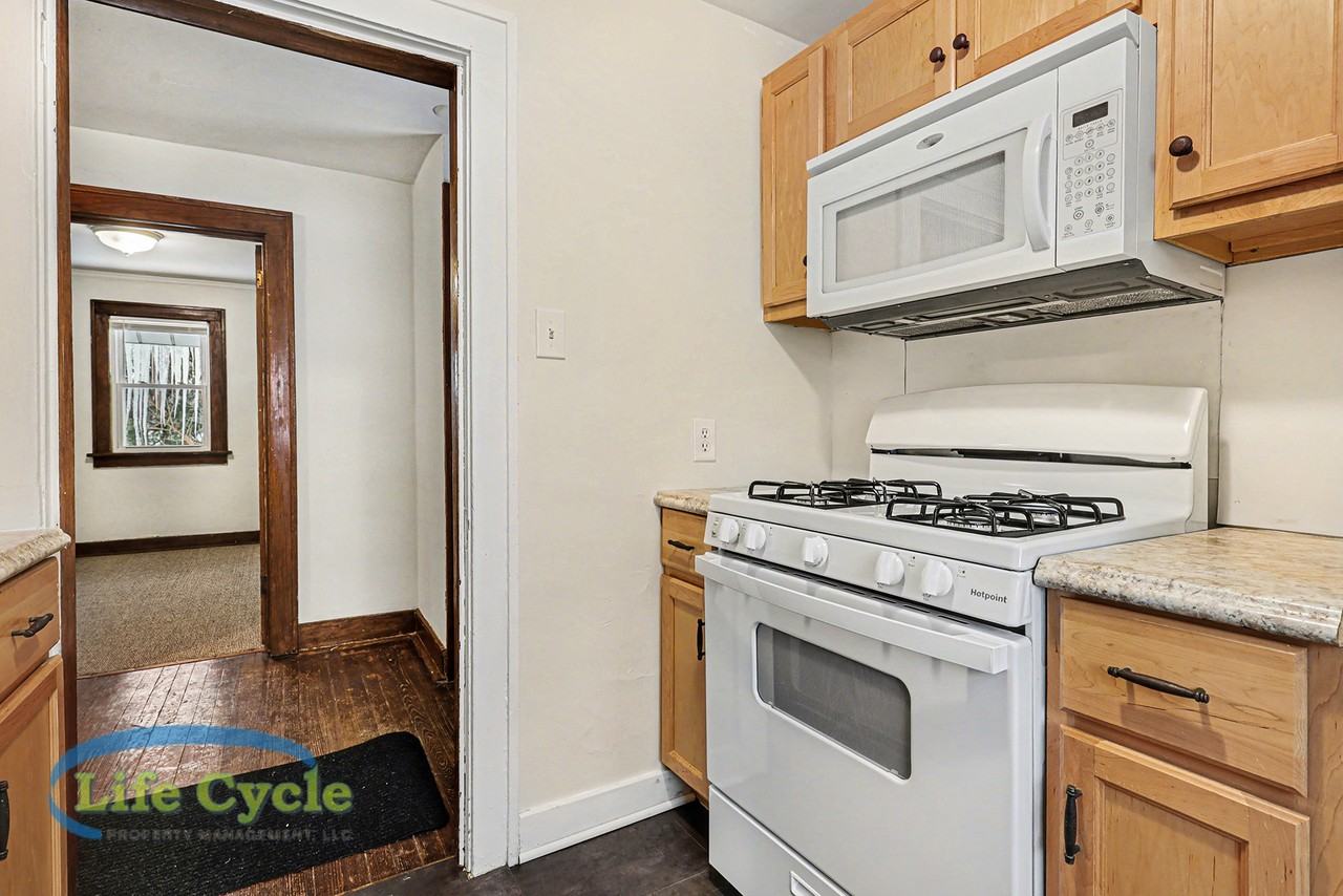 507 Eastern Ave Ne #2 - Photo 6 of 20
