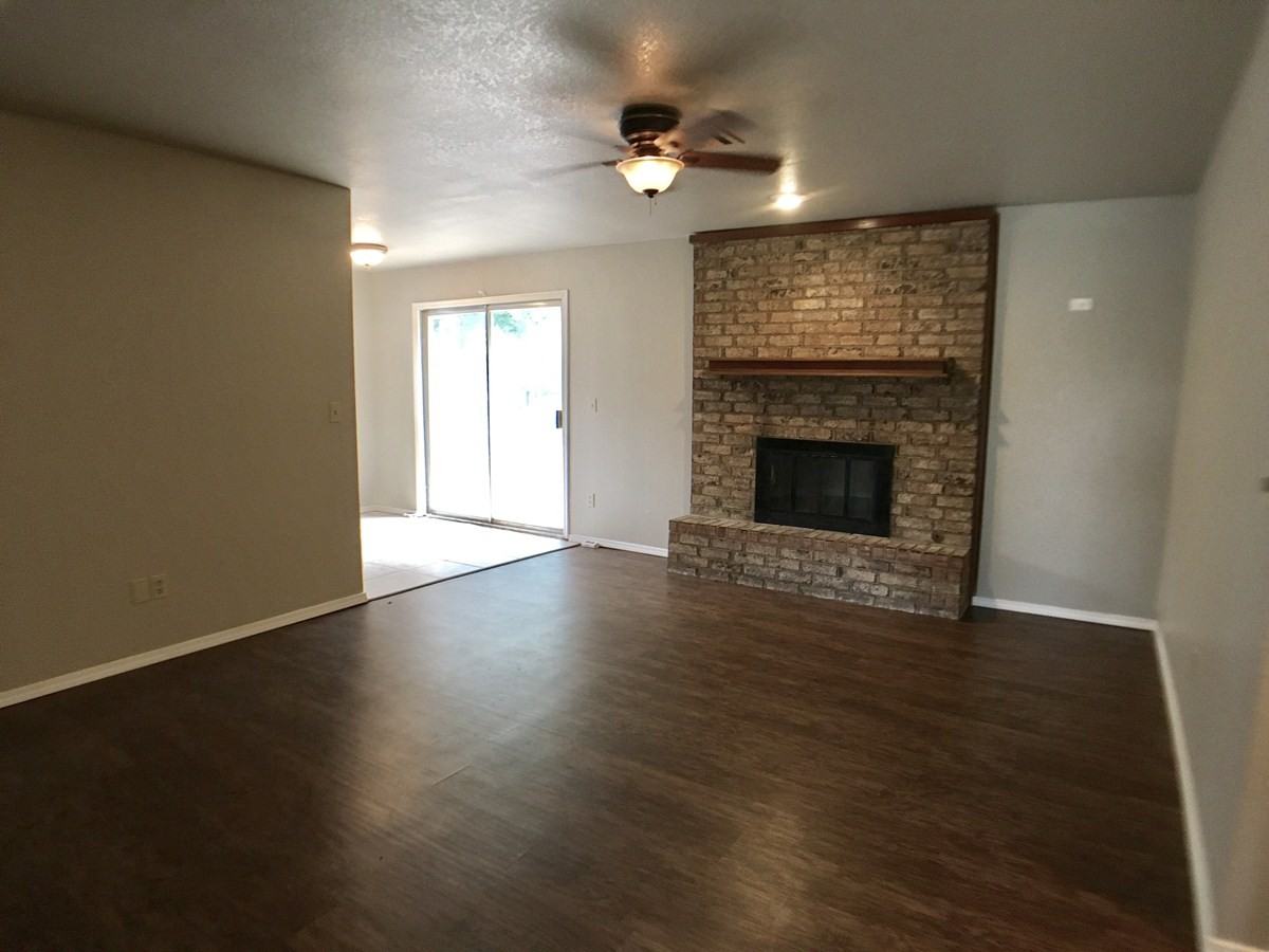 1013 Mercury Cir #1 - Photo 2 of 10