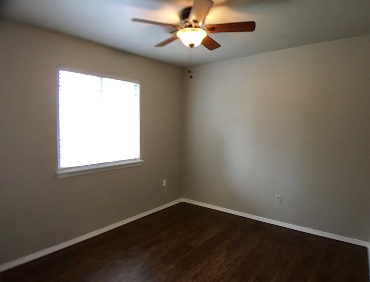 1013 Mercury Cir #1 - Photo 3 of 10