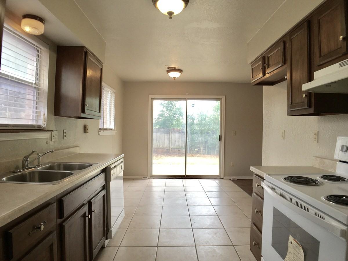 1013 Mercury Cir #1 - Photo 5 of 10