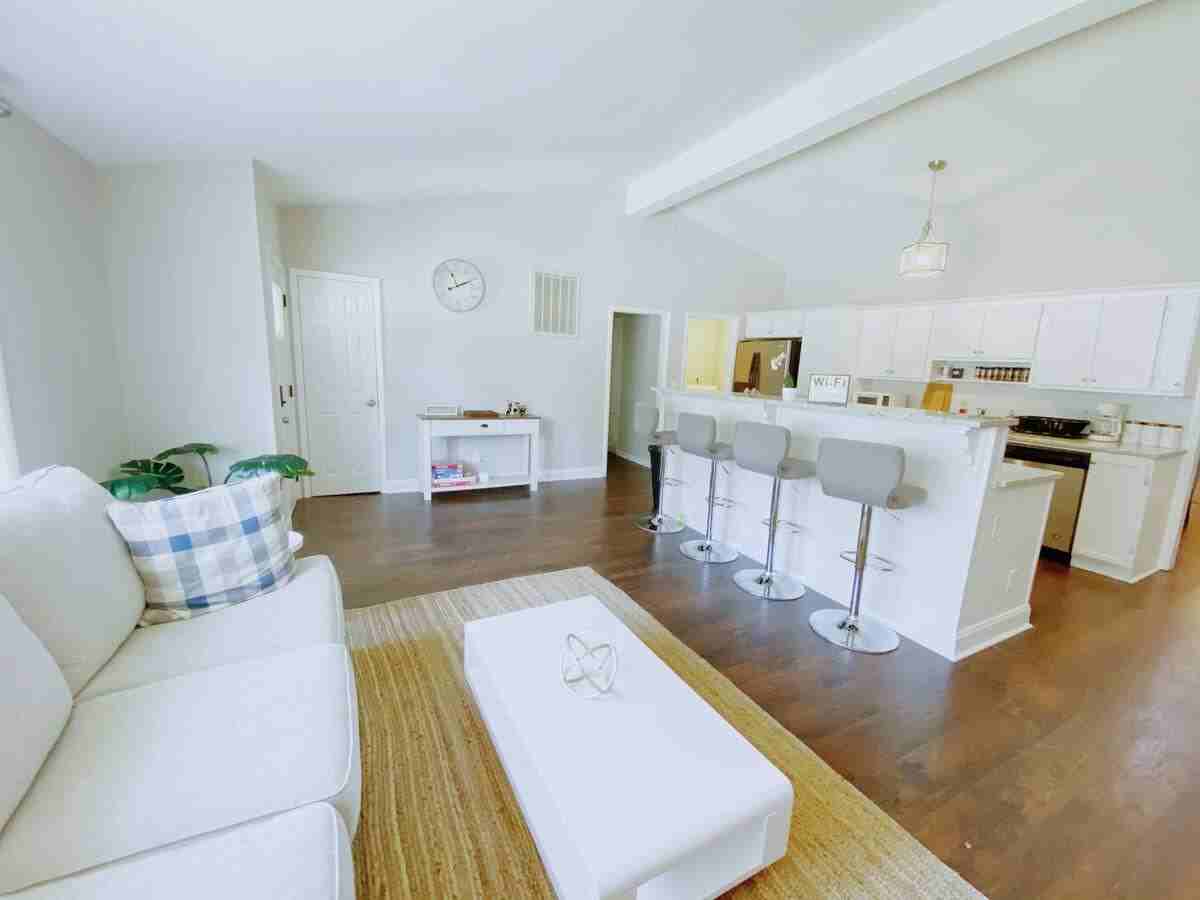 12005 Greenleaf Dr Se #1 - Photo 6 of 20