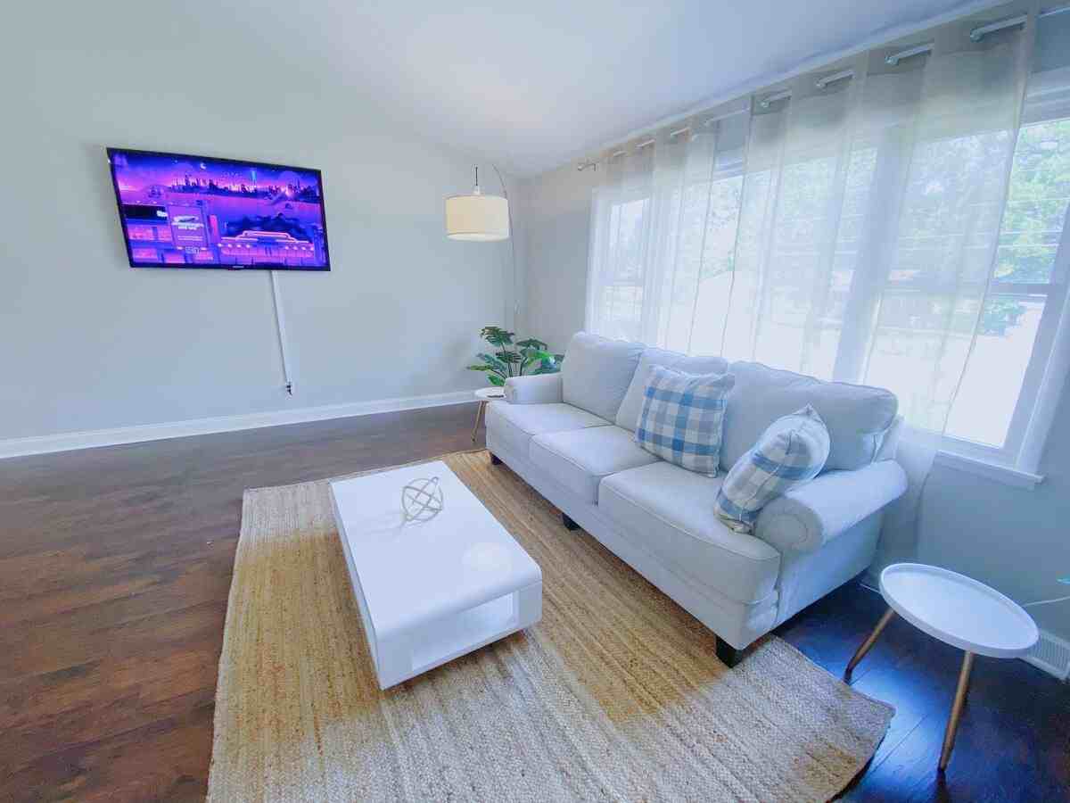 12005 Greenleaf Dr Se #1 - Photo 7 of 20