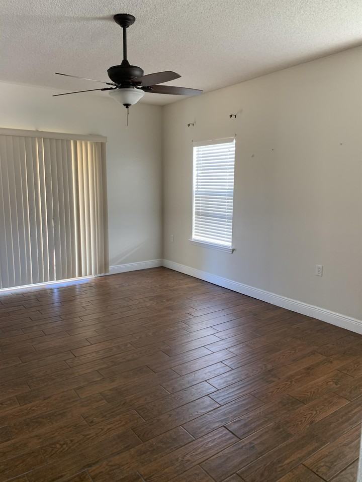 8949 Camelot Pl #1 - Photo 7 of 22