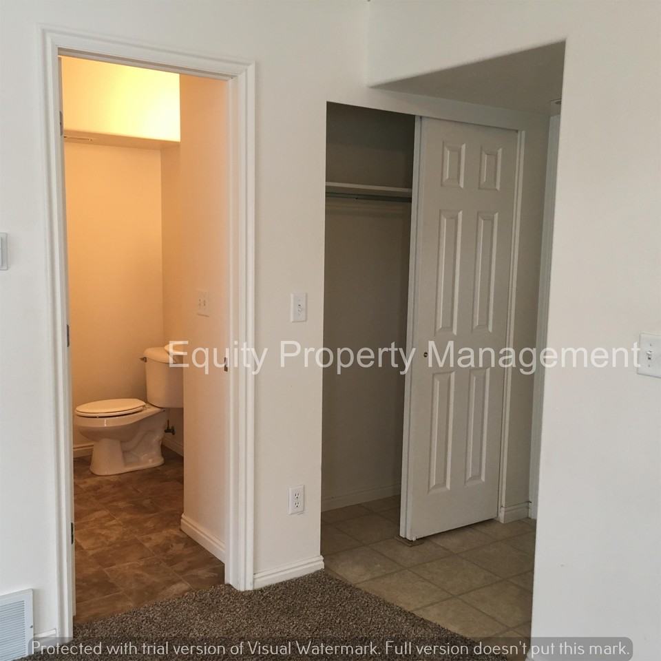 7034 S 300 E #1 - Photo 7 of 20