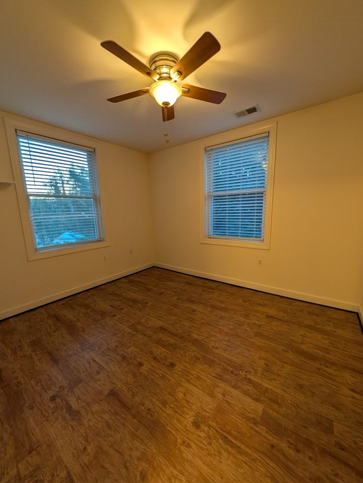 5040 1st St Nw #1 - Photo 5 of 11