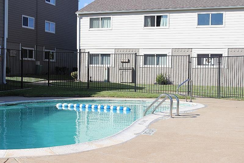 Carillon - Photo 2 of 38