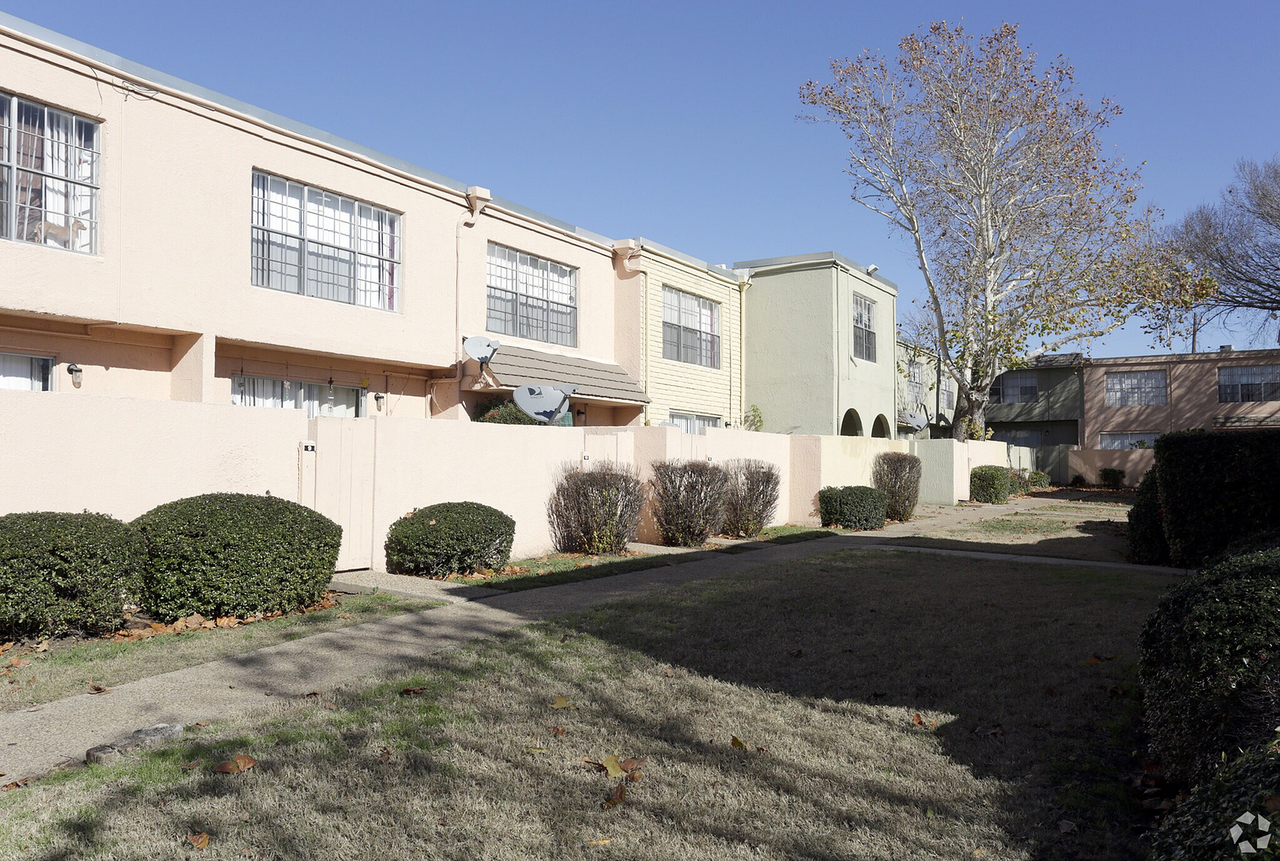 Garland Oaks - Photo 7 of 34