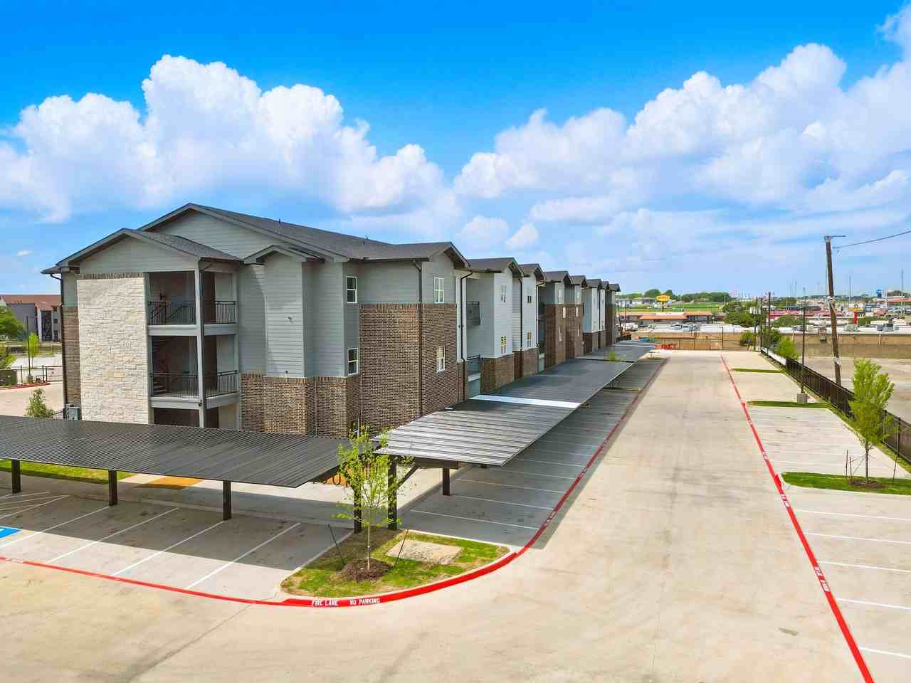 The Vues Apartments - Photo 3 of 41