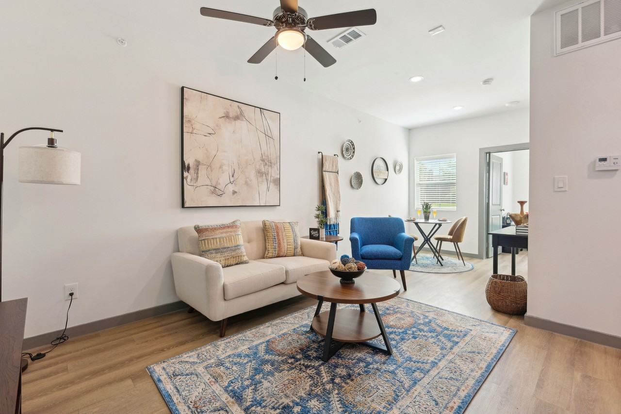 The Vues Apartments - Photo 4 of 41