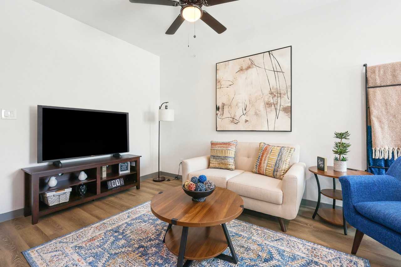 The Vues Apartments - Photo 5 of 41