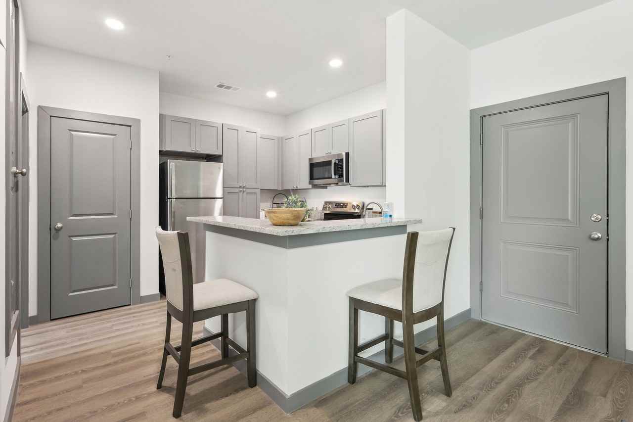 The Vues Apartments - Photo 7 of 41