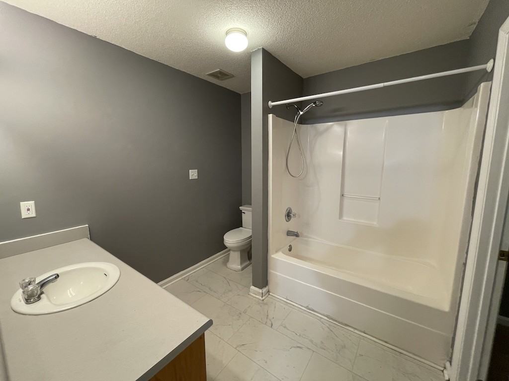 1639 Fresno St #1 - Photo 7 of 11