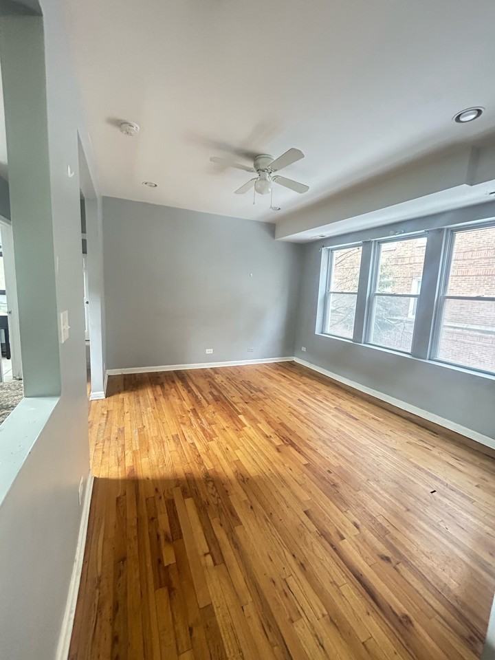 9124 S Dauphin Ave Apt 1w #9124-1W - Photo 5 of 12