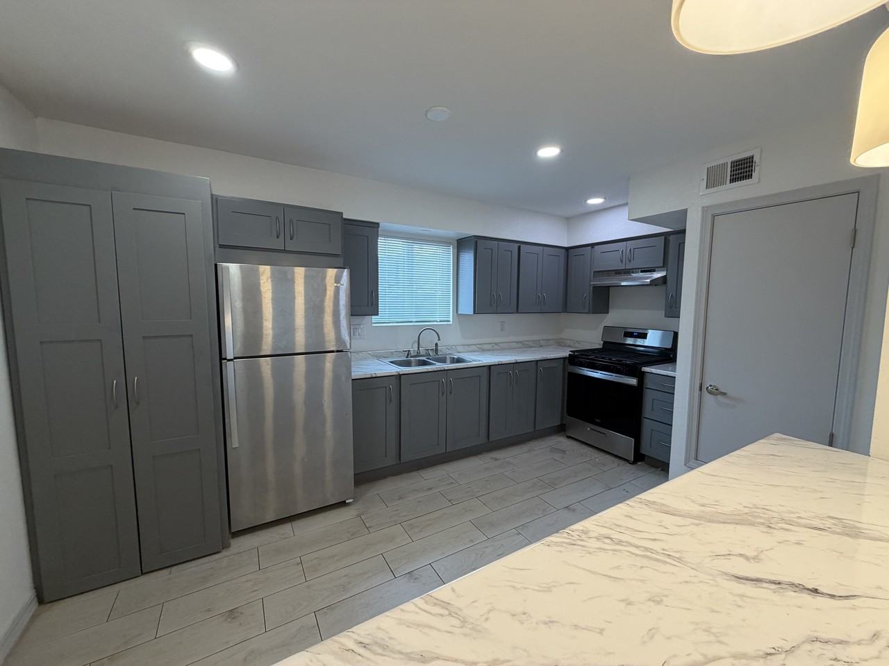 8963 Norton St #3 - Photo 5 of 12