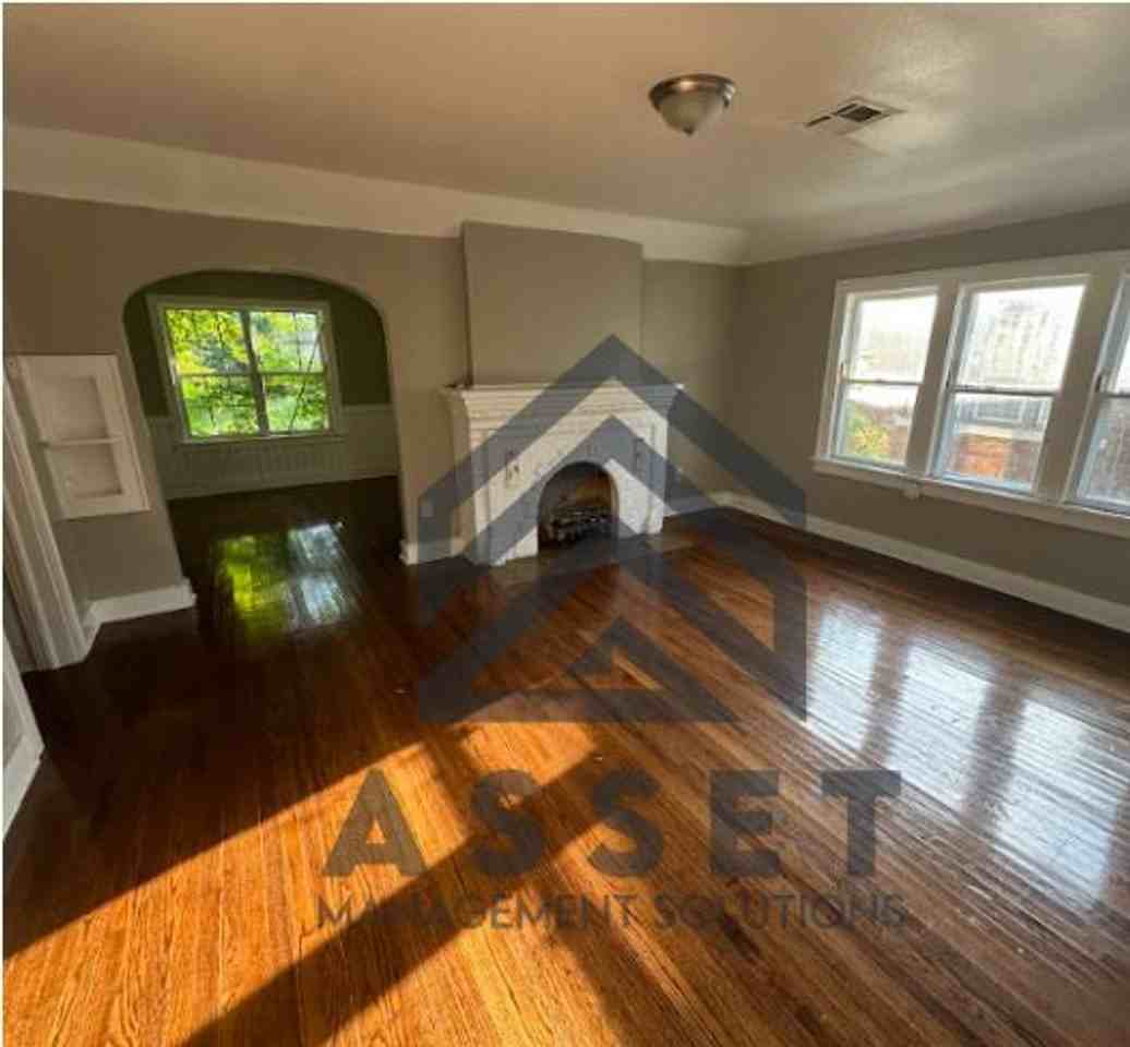 2509 Nw 22nd St - Photo 3 of 18