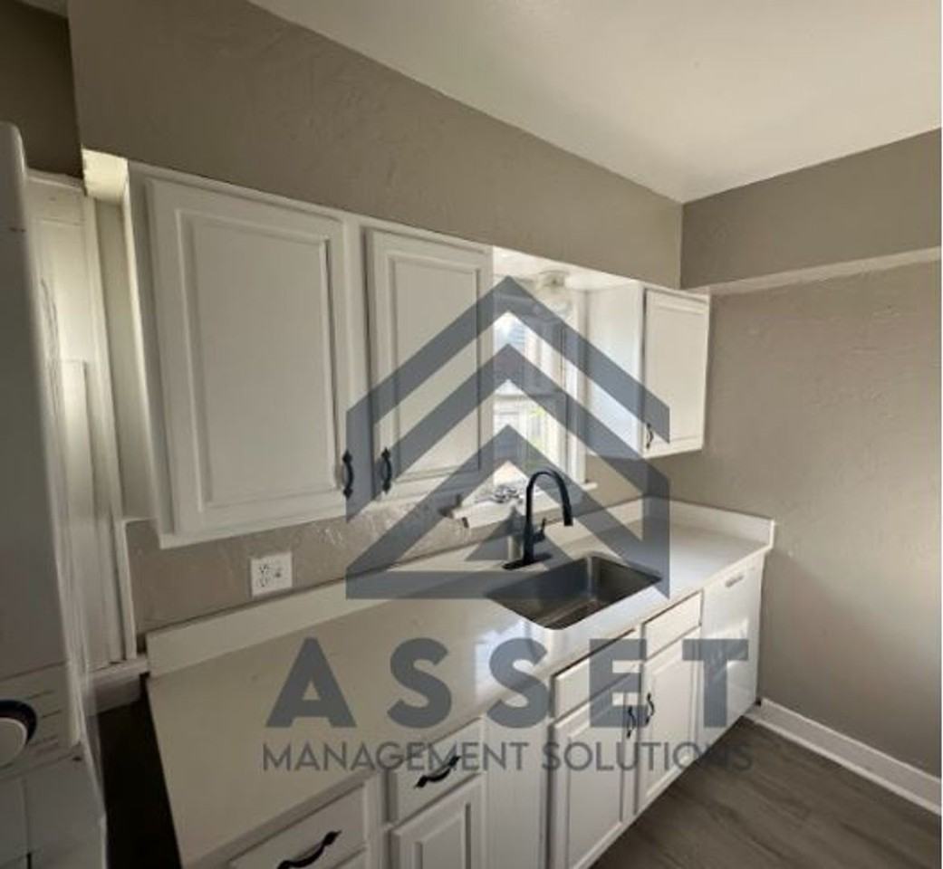 2509 Nw 22nd St - Photo 4 of 18