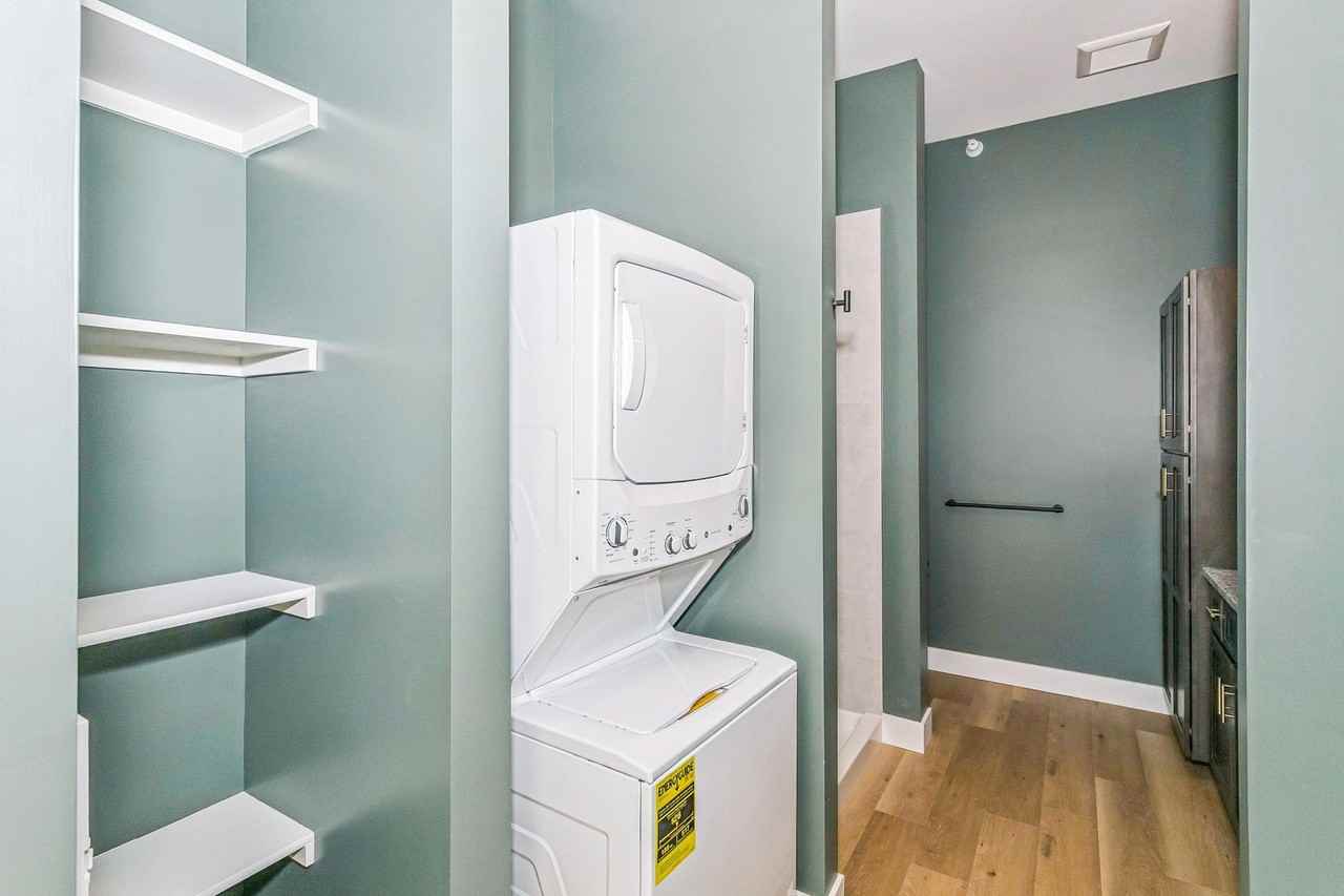 212 S Greenwood St - Photo 5 of 7