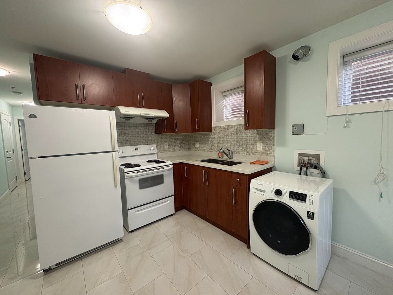 2956 Kitchener Street - Photo 4 of 14