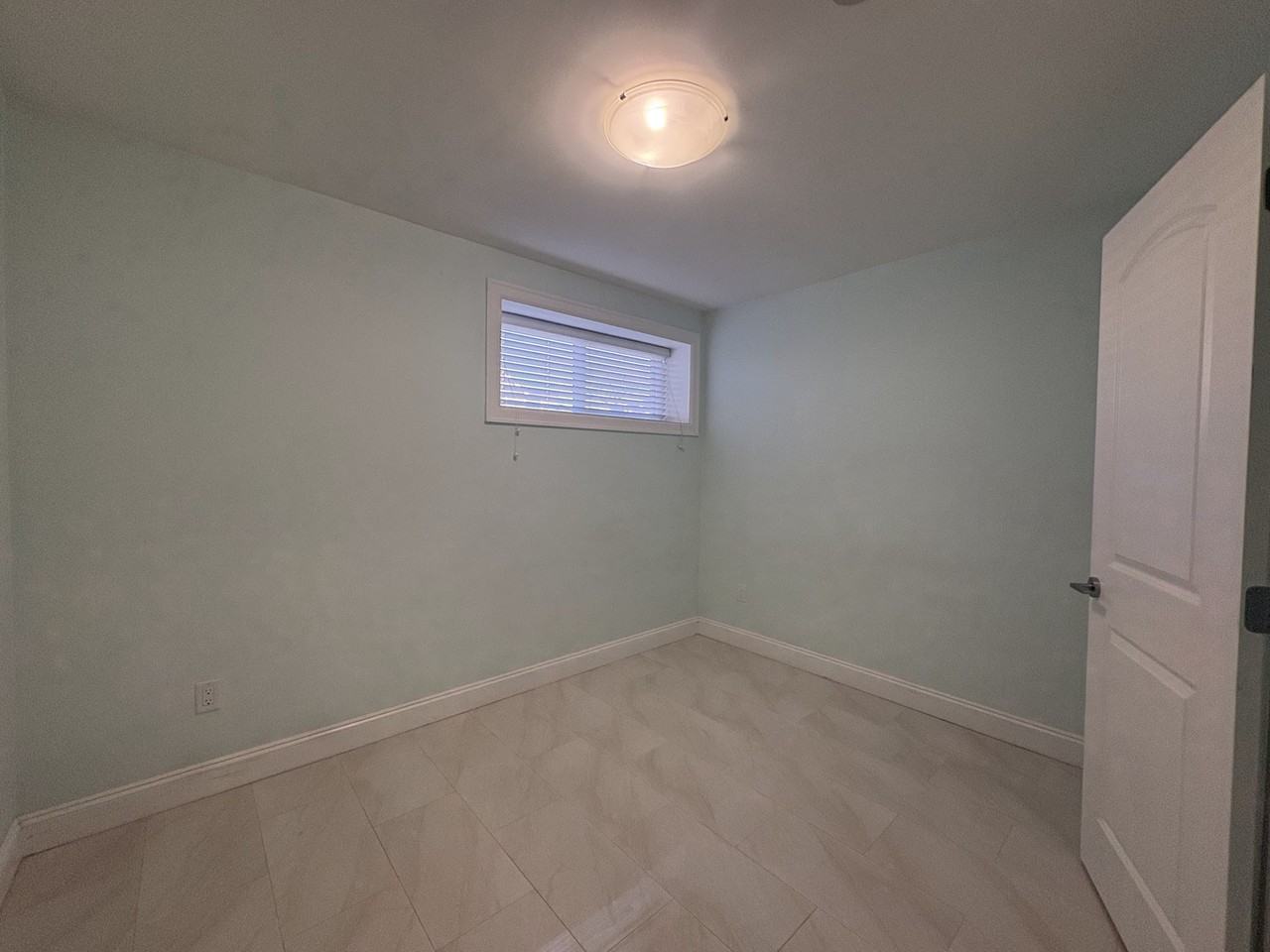 2956 Kitchener Street - Photo 6 of 14