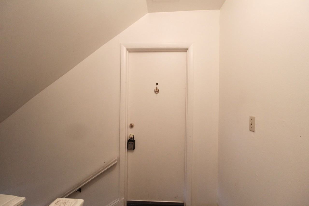 205 S Willow St - Photo 5 of 12